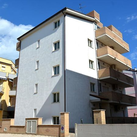 Stella Marina Appartement Alba Adriatica Buitenkant foto