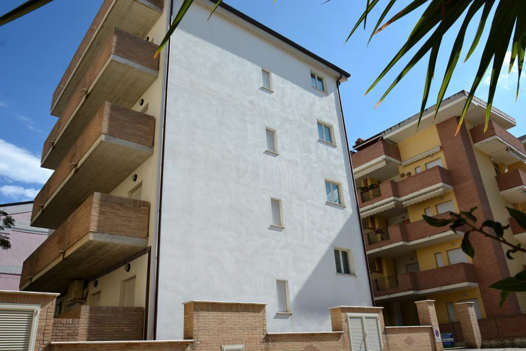 Stella Marina Appartement Alba Adriatica Buitenkant foto